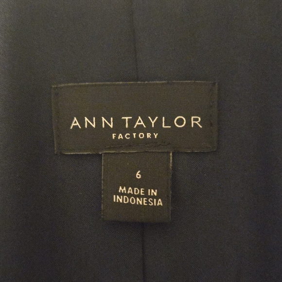 Ann Taylor Classic Navy Blazer - Picture 3 of 7